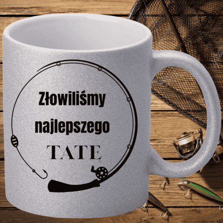Prezent na Dzień Ojca dla wędkarza – kubek z motywem łowienia ryb