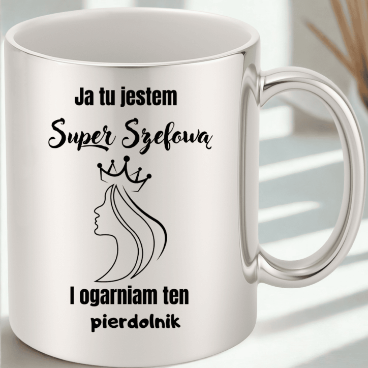 Zabawny kubek dla szefowej – super szefowa i ogarniam ten pierdolnik