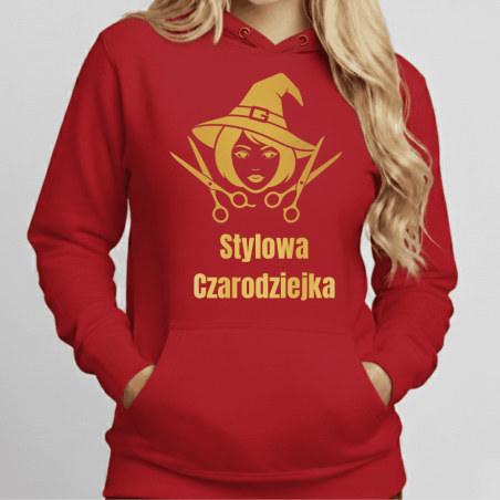 Wizerunek ekspertki beauty czerwona bluza z kapturem z własnym projektem dla stylistki